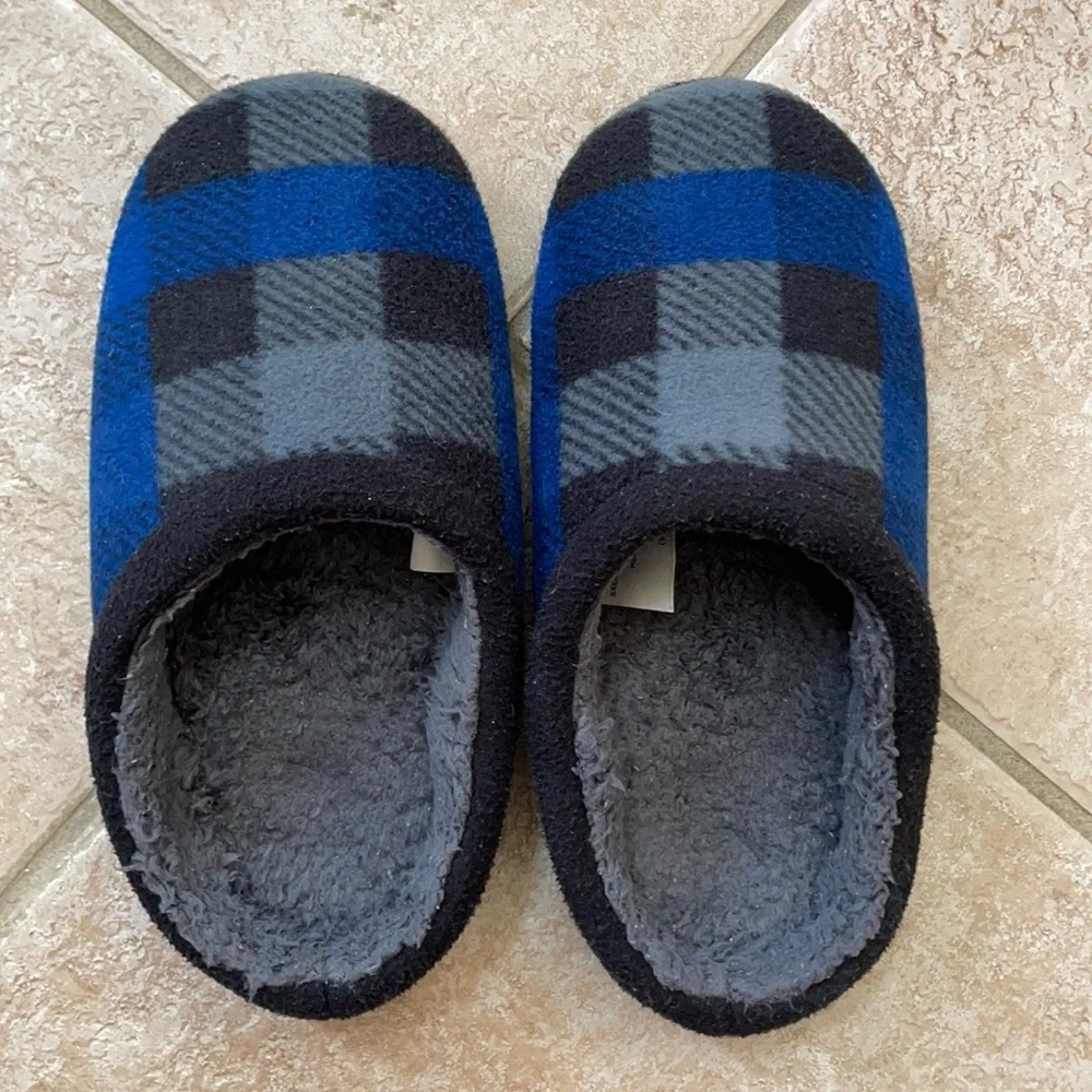 Cuddl Duds Boys Buffalo Check Fleece Slippers